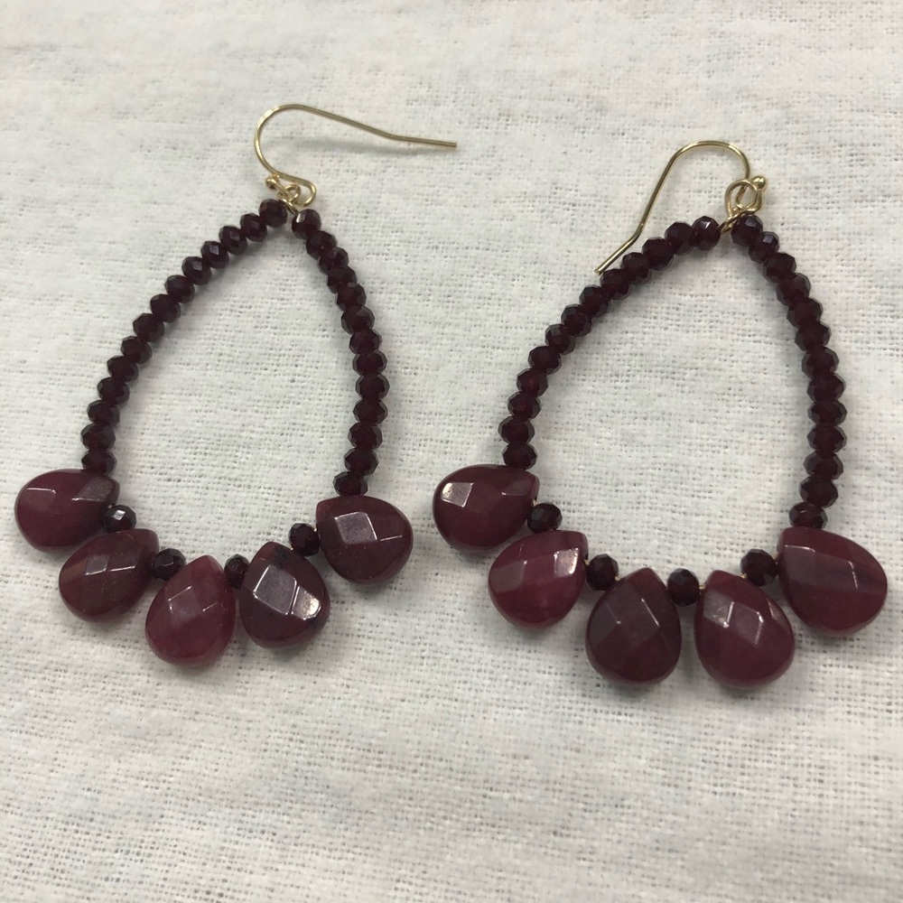 Maroon beaded earrings - Picture 1 of 3
